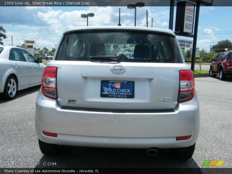 Silver Streak Mica / Charcoal Gray 2009 Scion xD