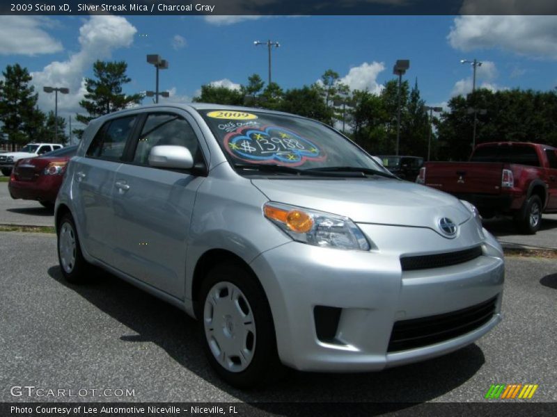 Silver Streak Mica / Charcoal Gray 2009 Scion xD