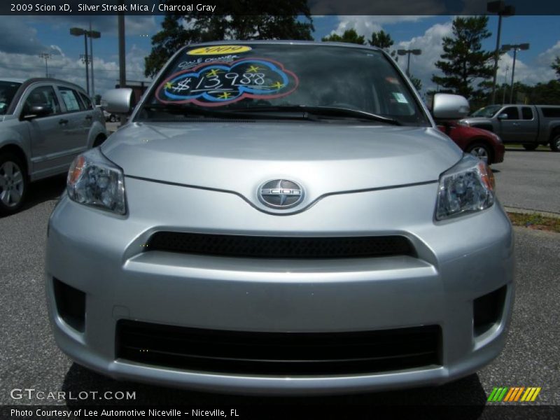 Silver Streak Mica / Charcoal Gray 2009 Scion xD