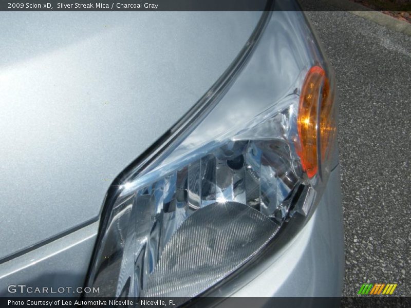 Silver Streak Mica / Charcoal Gray 2009 Scion xD