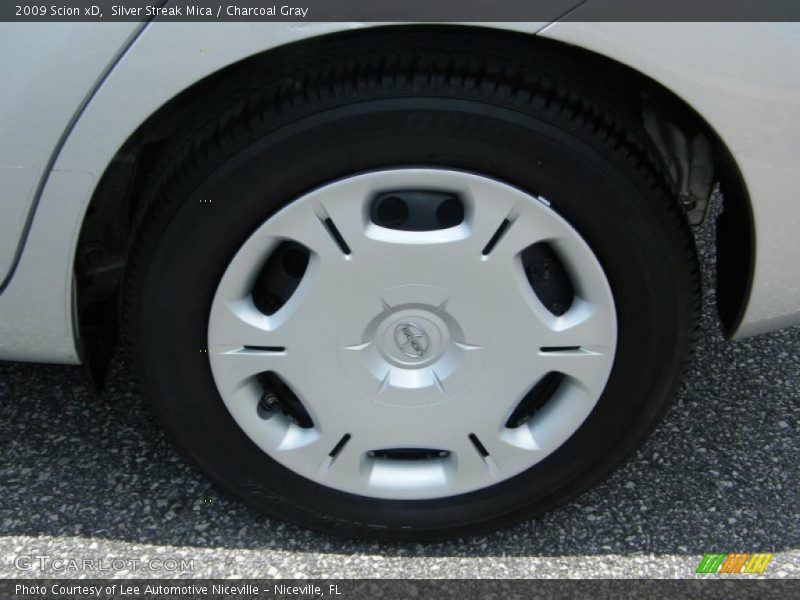 Silver Streak Mica / Charcoal Gray 2009 Scion xD