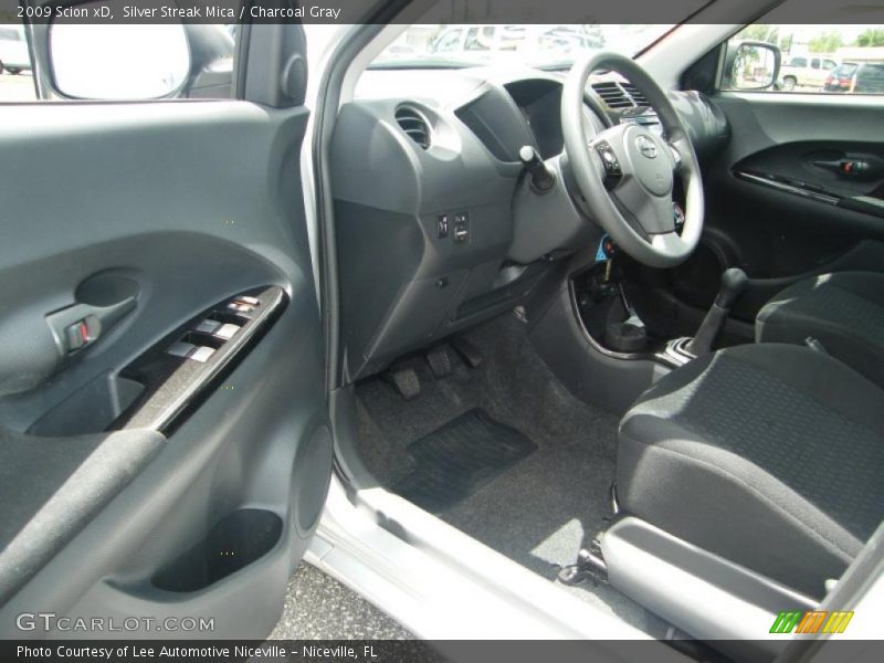 Silver Streak Mica / Charcoal Gray 2009 Scion xD