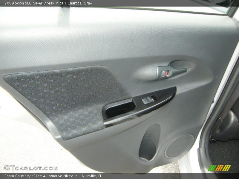 Silver Streak Mica / Charcoal Gray 2009 Scion xD