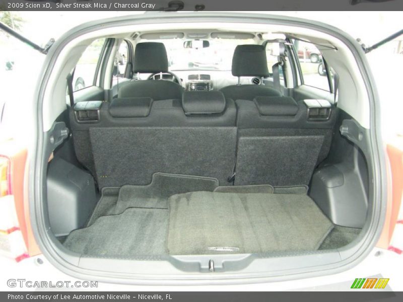 Silver Streak Mica / Charcoal Gray 2009 Scion xD