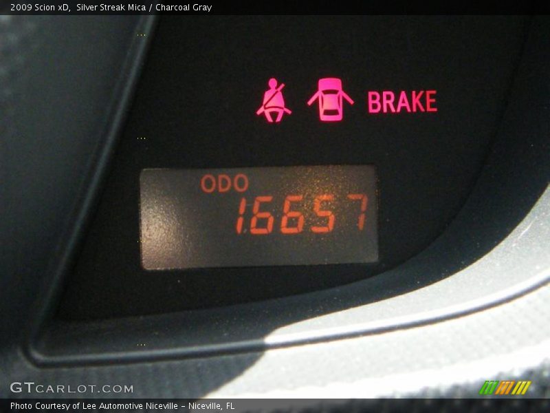 Silver Streak Mica / Charcoal Gray 2009 Scion xD
