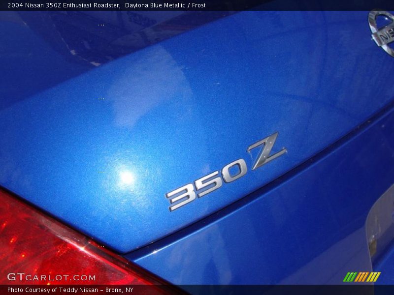 Daytona Blue Metallic / Frost 2004 Nissan 350Z Enthusiast Roadster