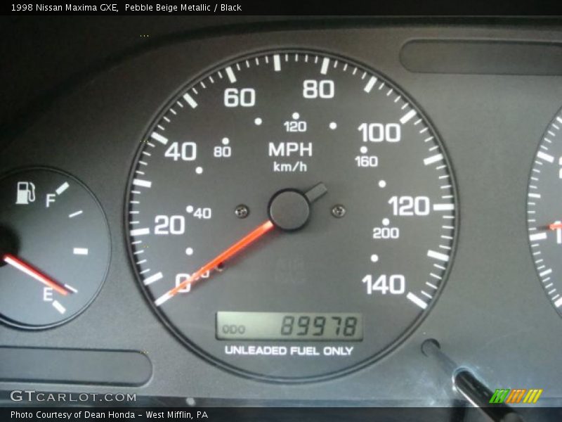 Pebble Beige Metallic / Black 1998 Nissan Maxima GXE