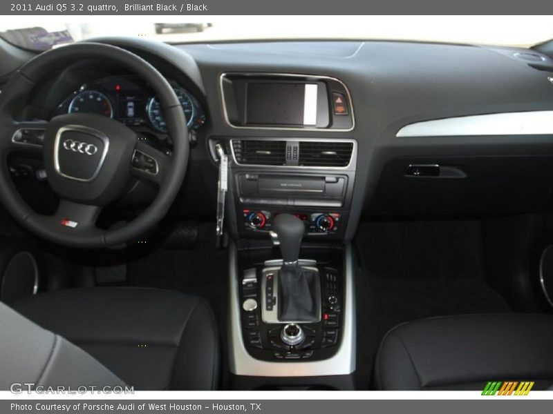 Brilliant Black / Black 2011 Audi Q5 3.2 quattro