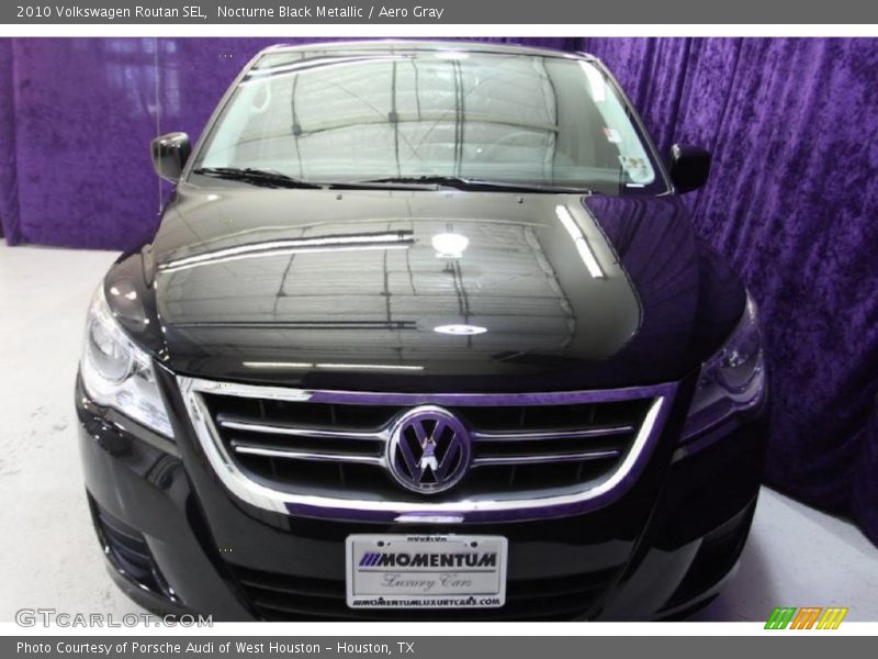 Nocturne Black Metallic / Aero Gray 2010 Volkswagen Routan SEL