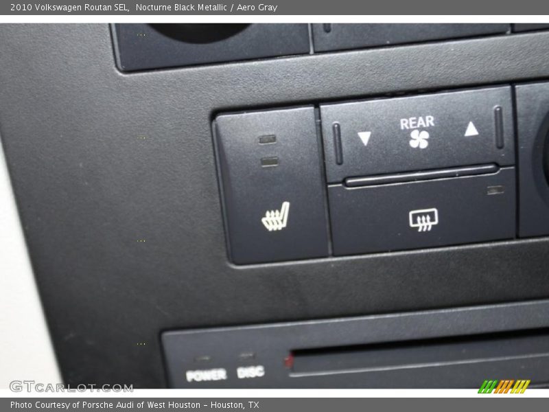 Nocturne Black Metallic / Aero Gray 2010 Volkswagen Routan SEL