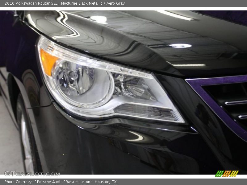 Nocturne Black Metallic / Aero Gray 2010 Volkswagen Routan SEL