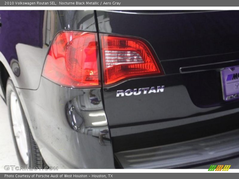 Nocturne Black Metallic / Aero Gray 2010 Volkswagen Routan SEL