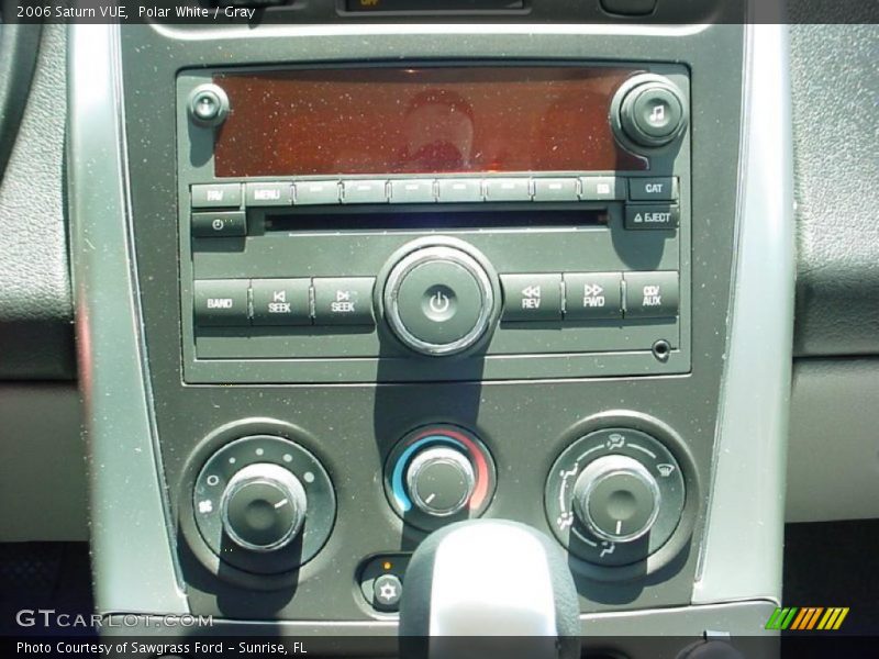 Polar White / Gray 2006 Saturn VUE