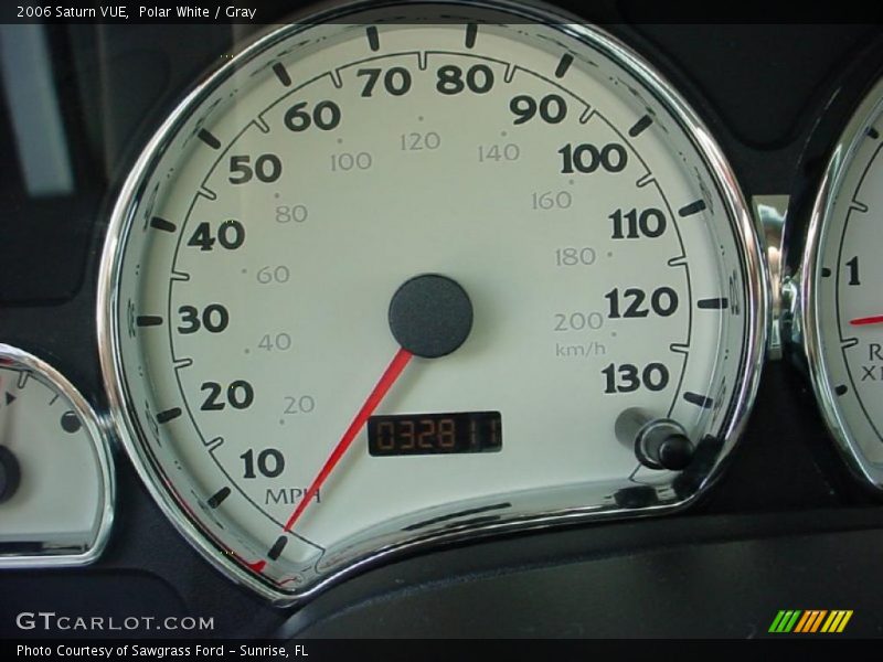 Polar White / Gray 2006 Saturn VUE