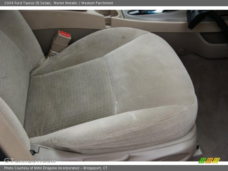 Merlot Metallic / Medium Parchment 2004 Ford Taurus SE Sedan