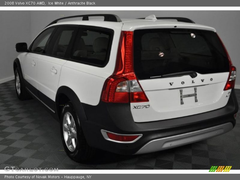 Ice White / Anthracite Black 2008 Volvo XC70 AWD