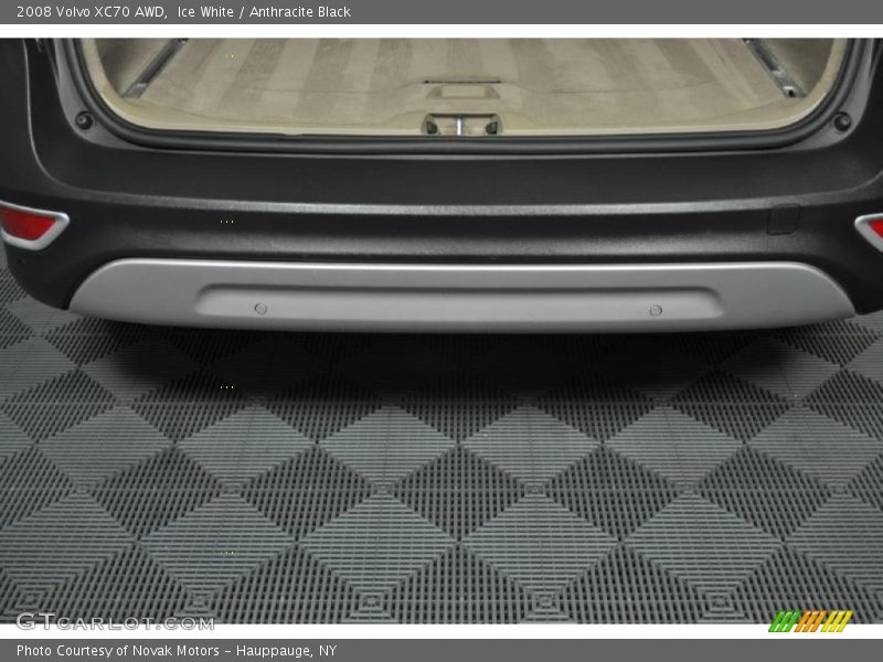 Ice White / Anthracite Black 2008 Volvo XC70 AWD