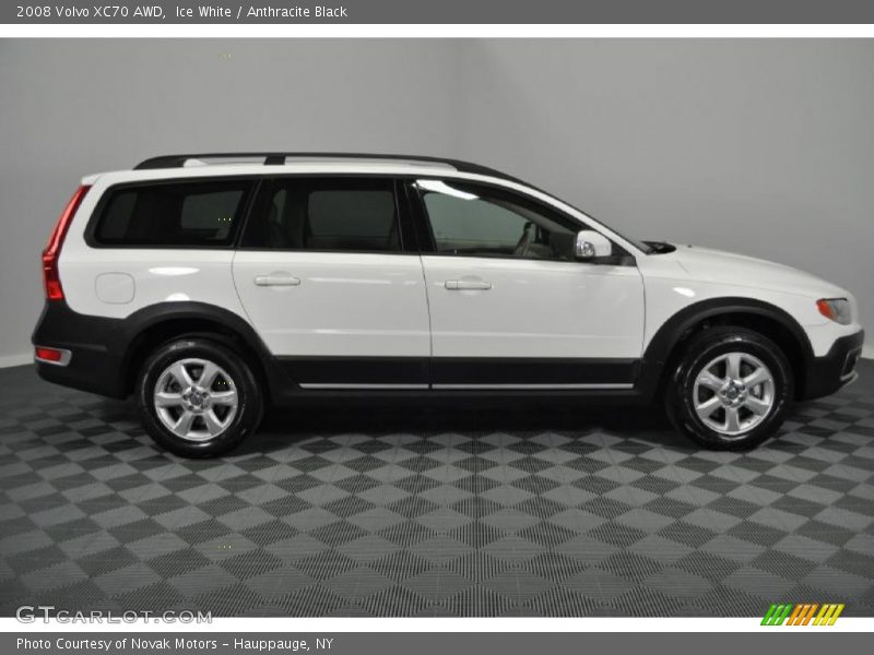 Ice White / Anthracite Black 2008 Volvo XC70 AWD