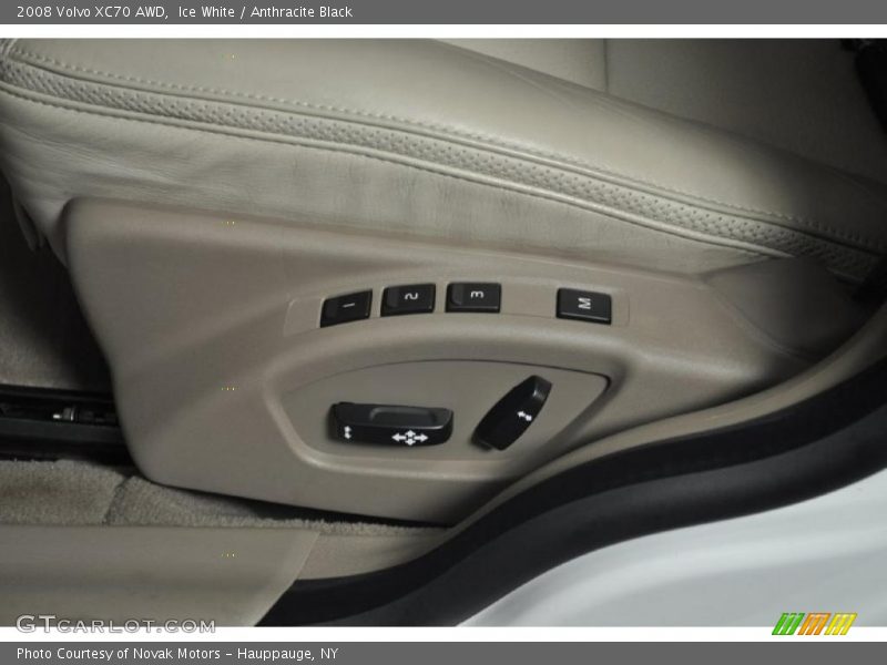 Ice White / Anthracite Black 2008 Volvo XC70 AWD