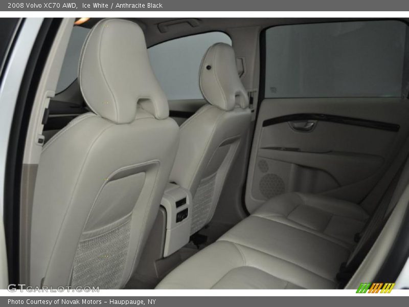 Ice White / Anthracite Black 2008 Volvo XC70 AWD