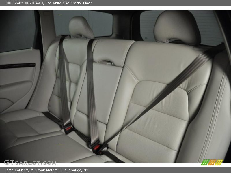 Ice White / Anthracite Black 2008 Volvo XC70 AWD