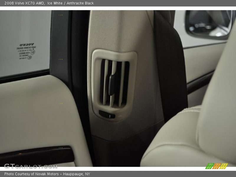 Ice White / Anthracite Black 2008 Volvo XC70 AWD