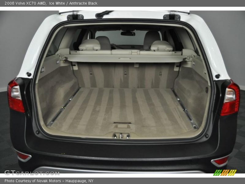 Ice White / Anthracite Black 2008 Volvo XC70 AWD