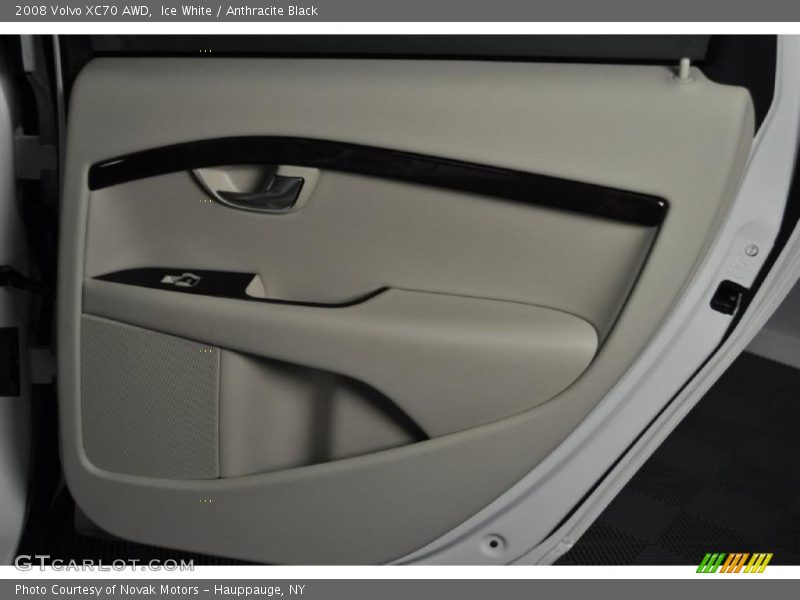 Ice White / Anthracite Black 2008 Volvo XC70 AWD