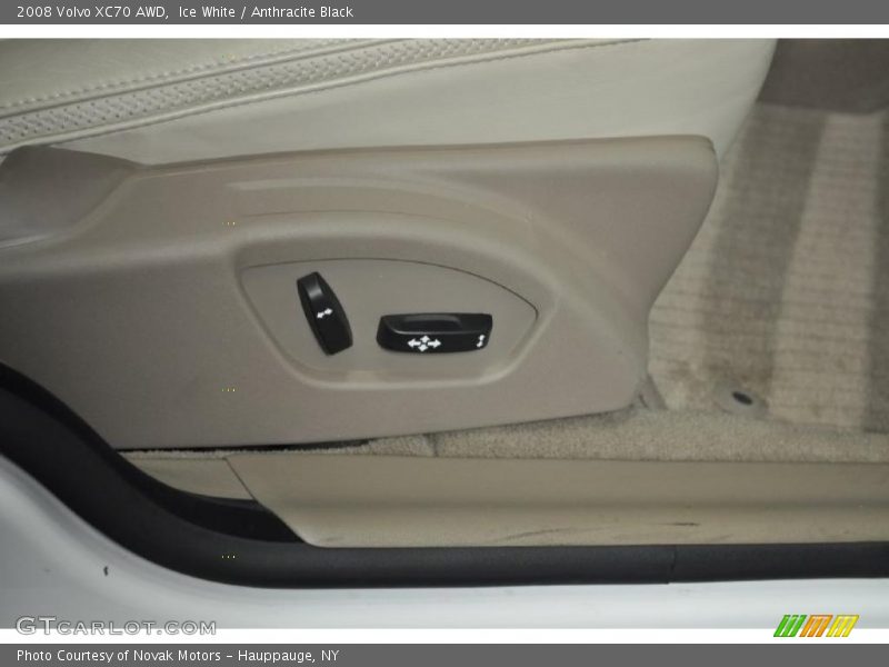 Ice White / Anthracite Black 2008 Volvo XC70 AWD