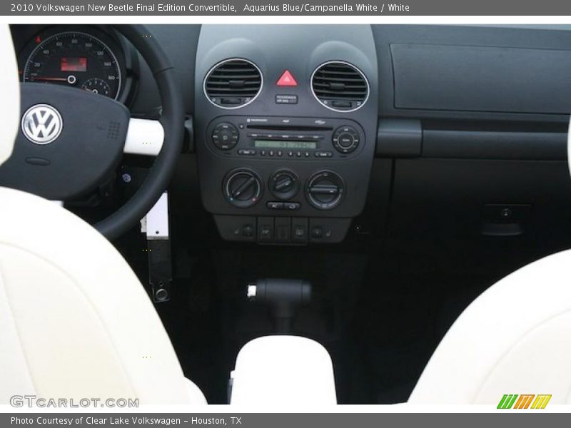 Aquarius Blue/Campanella White / White 2010 Volkswagen New Beetle Final Edition Convertible
