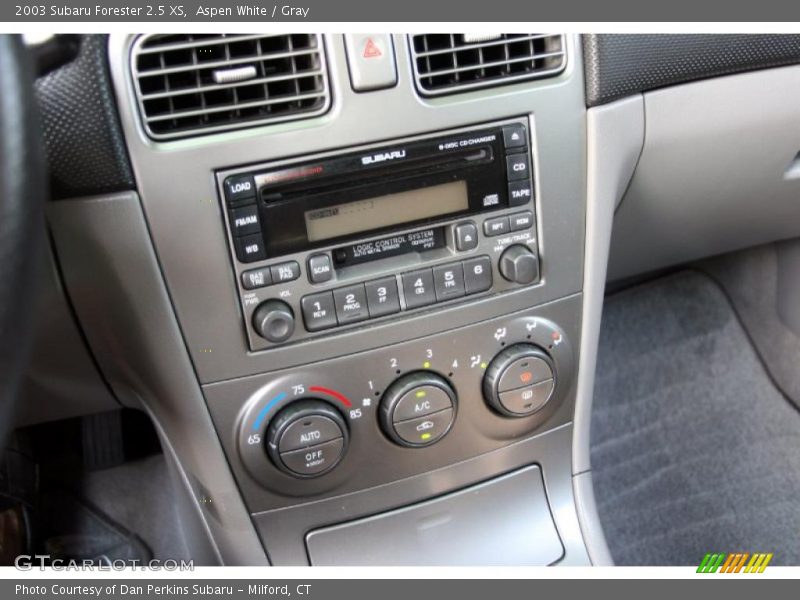 Aspen White / Gray 2003 Subaru Forester 2.5 XS