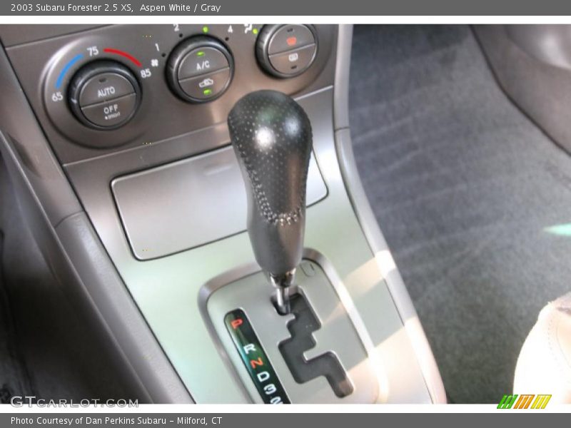 Aspen White / Gray 2003 Subaru Forester 2.5 XS