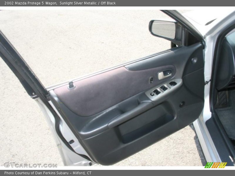 Sunlight Silver Metallic / Off Black 2002 Mazda Protege 5 Wagon