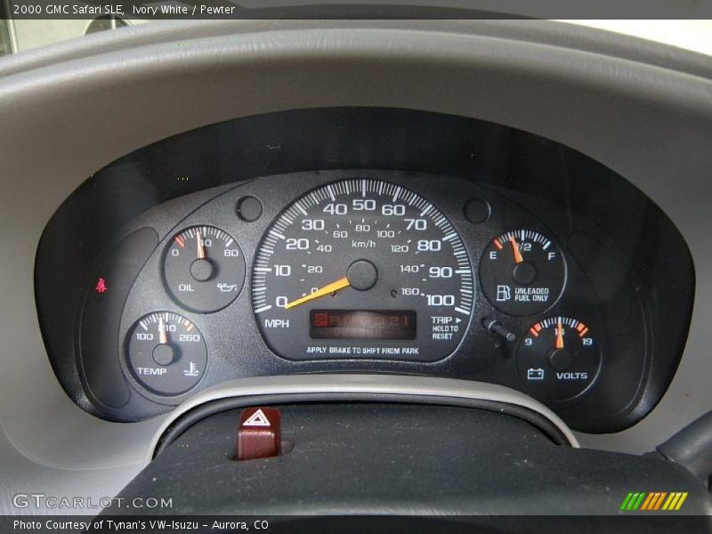 Ivory White / Pewter 2000 GMC Safari SLE