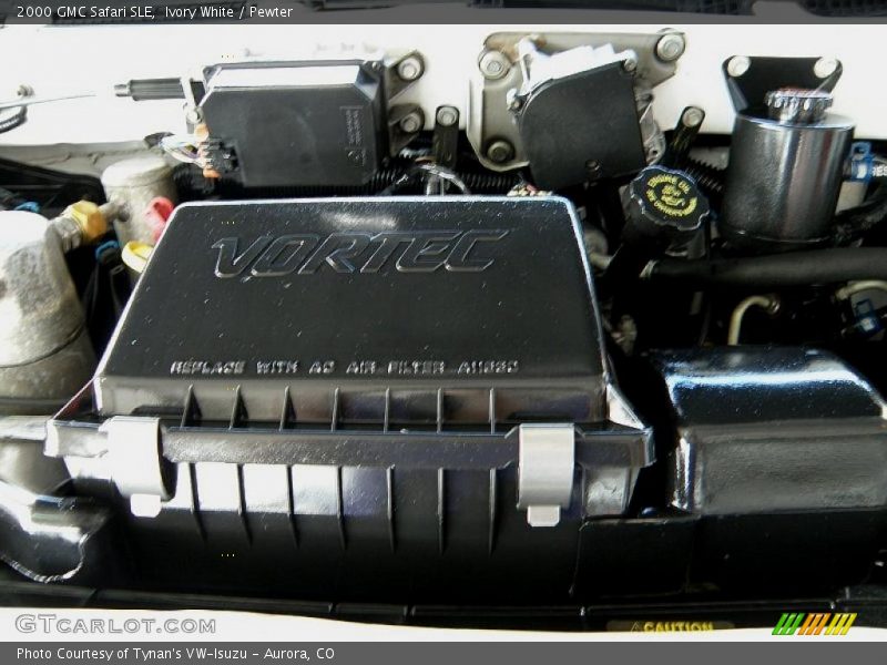 Ivory White / Pewter 2000 GMC Safari SLE