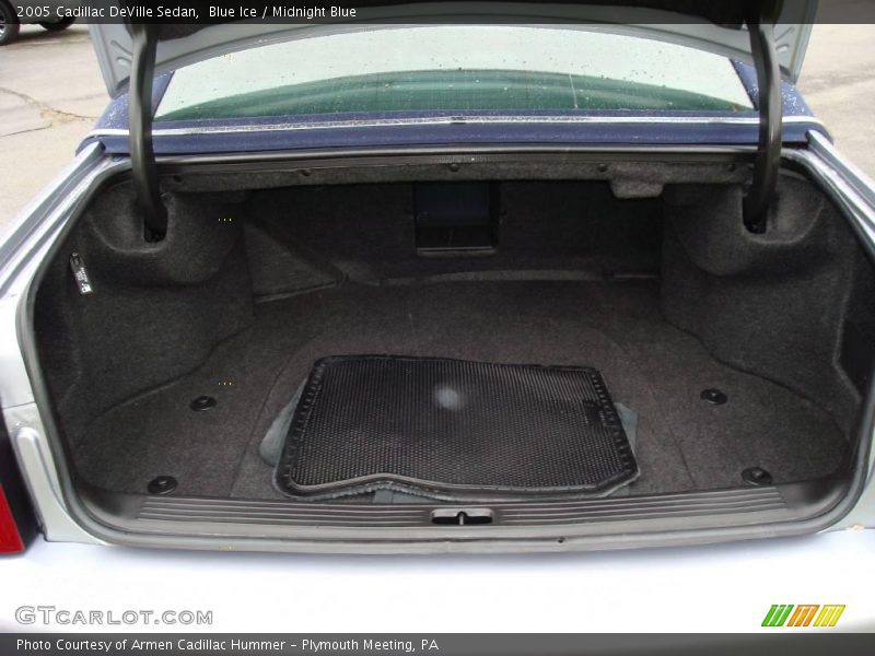 Blue Ice / Midnight Blue 2005 Cadillac DeVille Sedan