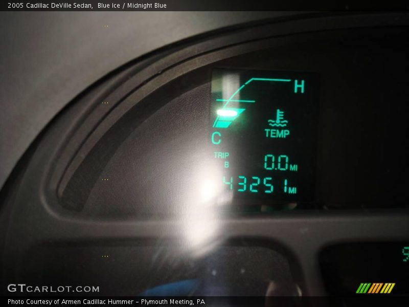 Blue Ice / Midnight Blue 2005 Cadillac DeVille Sedan