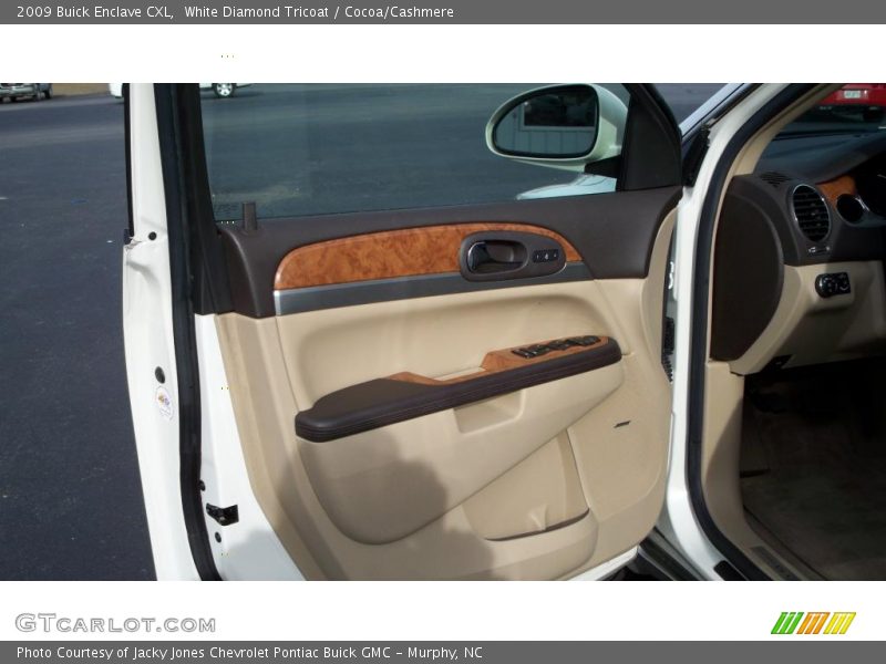 White Diamond Tricoat / Cocoa/Cashmere 2009 Buick Enclave CXL