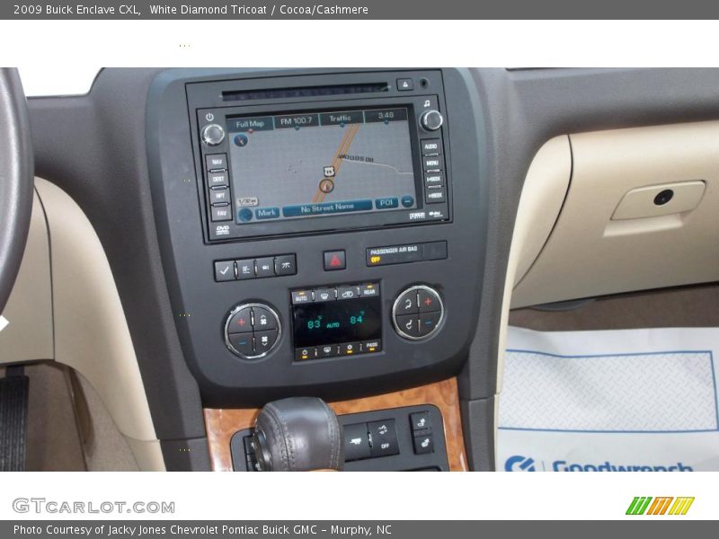 White Diamond Tricoat / Cocoa/Cashmere 2009 Buick Enclave CXL