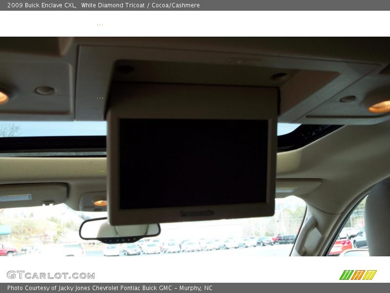 White Diamond Tricoat / Cocoa/Cashmere 2009 Buick Enclave CXL