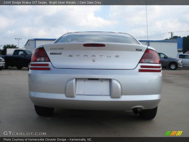 Bright Silver Metallic / Dark Slate Grey 2006 Dodge Stratus SXT Sedan