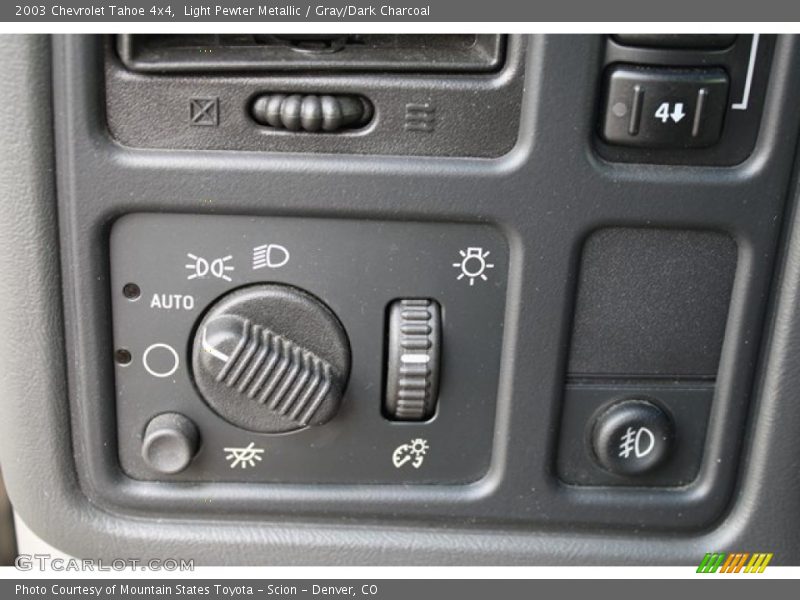 Light Pewter Metallic / Gray/Dark Charcoal 2003 Chevrolet Tahoe 4x4