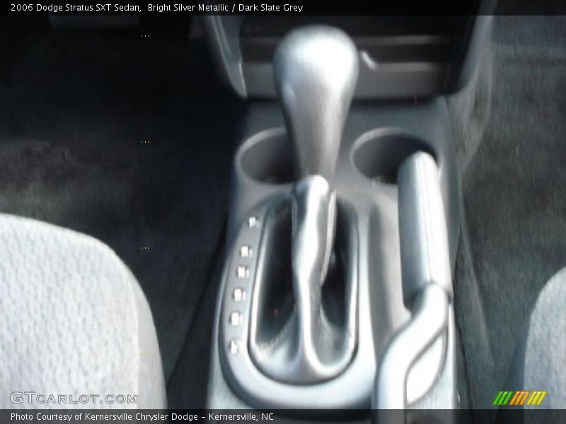 Bright Silver Metallic / Dark Slate Grey 2006 Dodge Stratus SXT Sedan