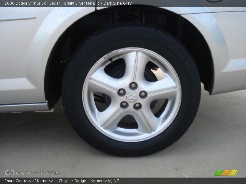 Bright Silver Metallic / Dark Slate Grey 2006 Dodge Stratus SXT Sedan