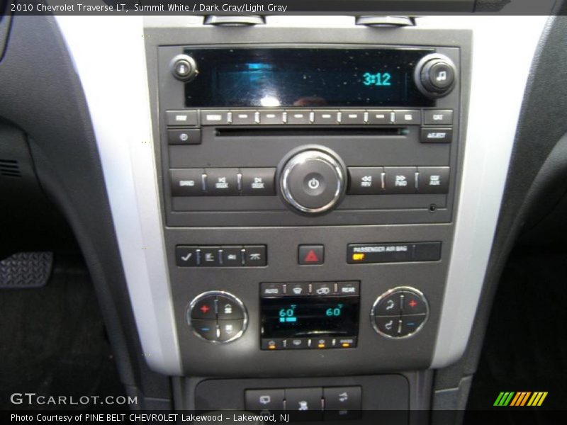 Summit White / Dark Gray/Light Gray 2010 Chevrolet Traverse LT