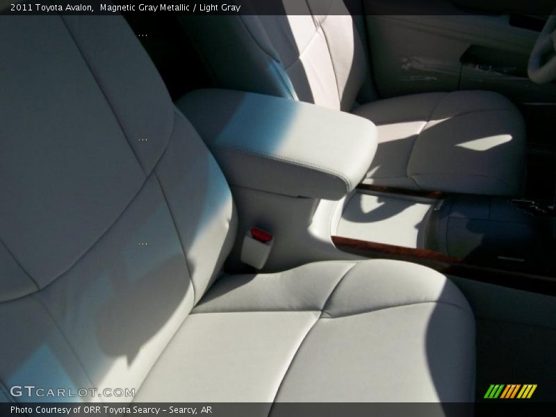 Magnetic Gray Metallic / Light Gray 2011 Toyota Avalon