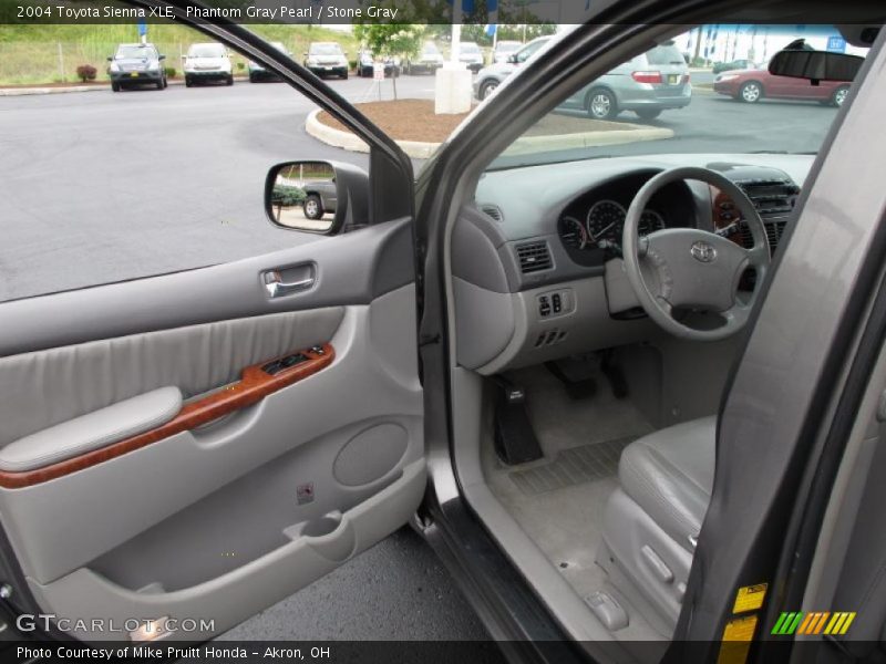 Phantom Gray Pearl / Stone Gray 2004 Toyota Sienna XLE