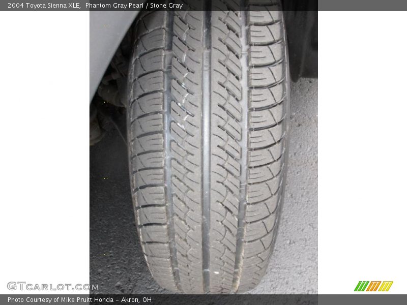 Phantom Gray Pearl / Stone Gray 2004 Toyota Sienna XLE