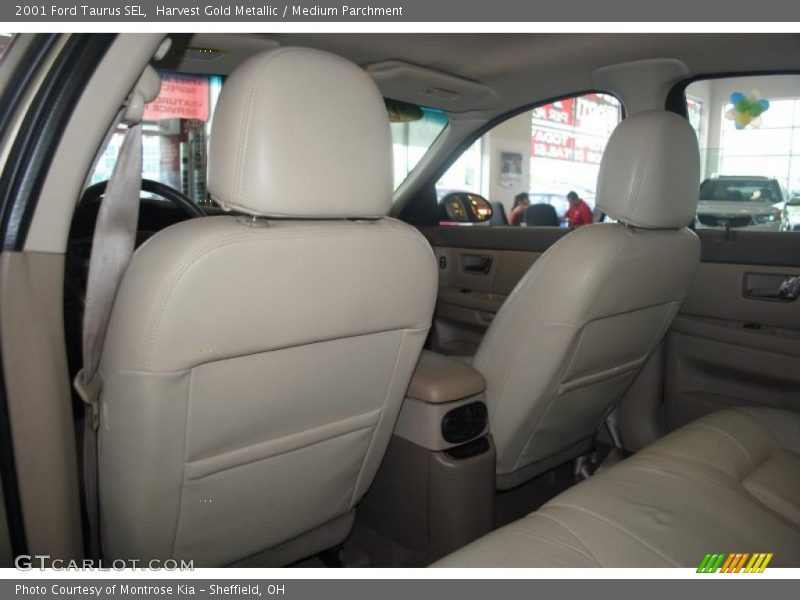 Harvest Gold Metallic / Medium Parchment 2001 Ford Taurus SEL