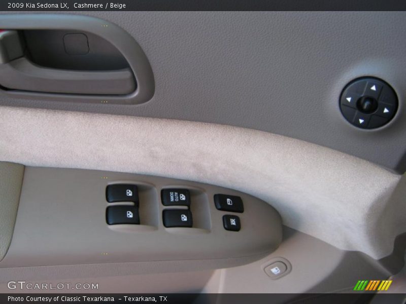 Cashmere / Beige 2009 Kia Sedona LX